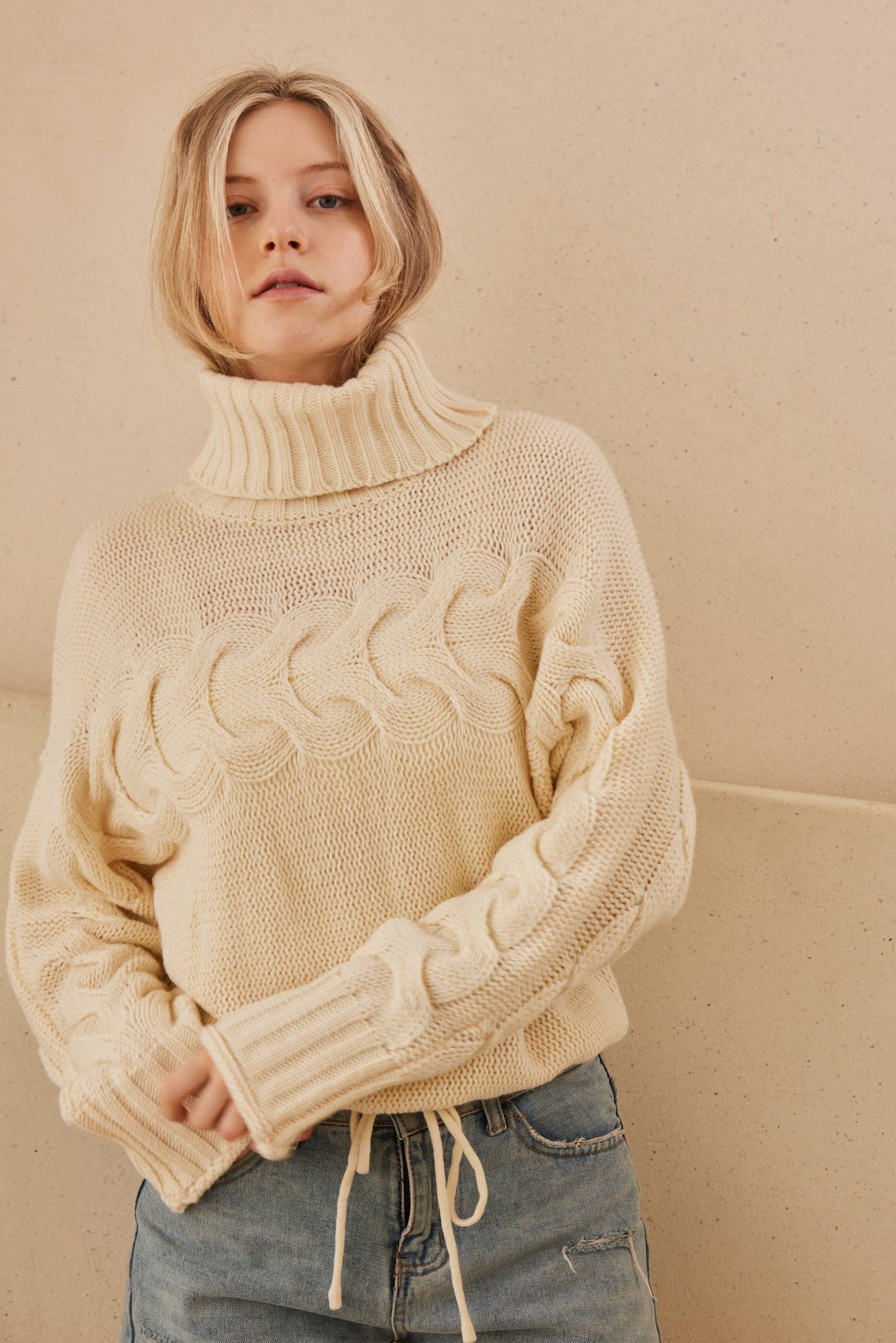 MEL1222 Turtle Neck Cropped Knit Sweater