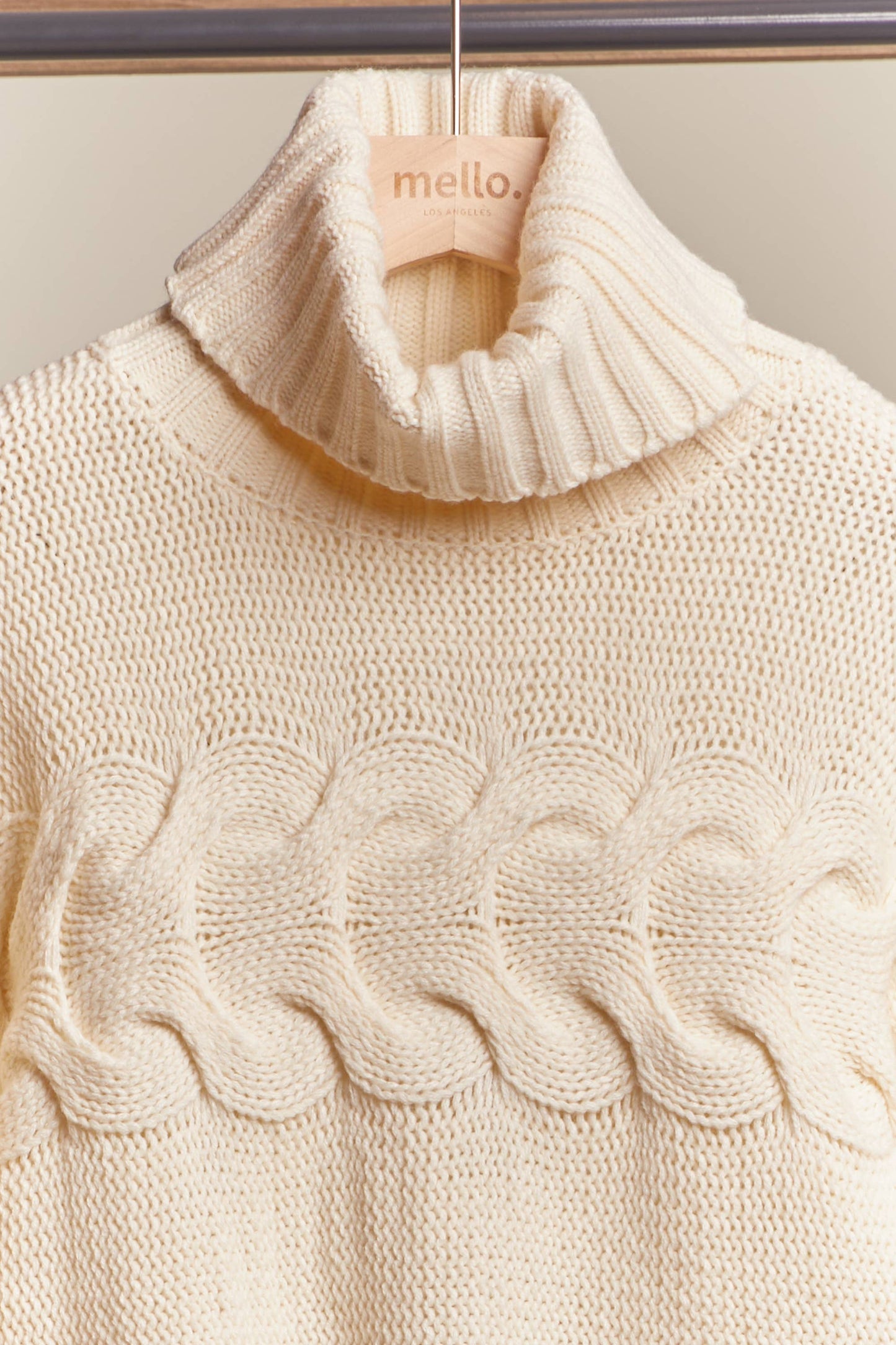 MEL1222 Turtle Neck Cropped Knit Sweater